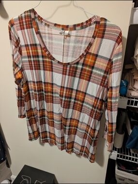 Cato Plaid Scoop-Neck Long Sleeve Top in White, Rust, and Brown